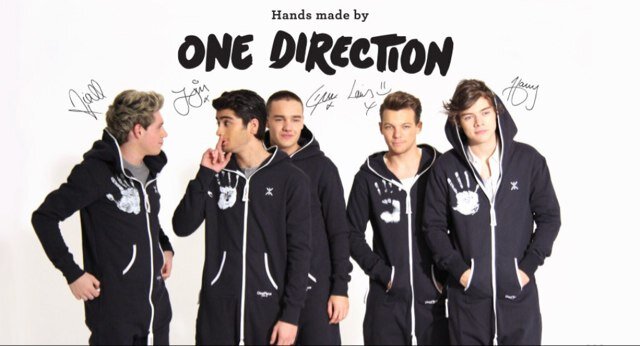 WE LOVE 1D! 0/5 .. Owners are: @fabienheunen @indy_barten . Make the white button blue!