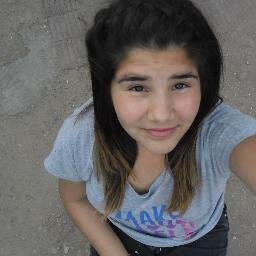 (no tengo todo calculado ni mi vida resuelta solo tengo una sonrisa y espero una de vuelta) A seGuImE Y TEsIGOO ;)