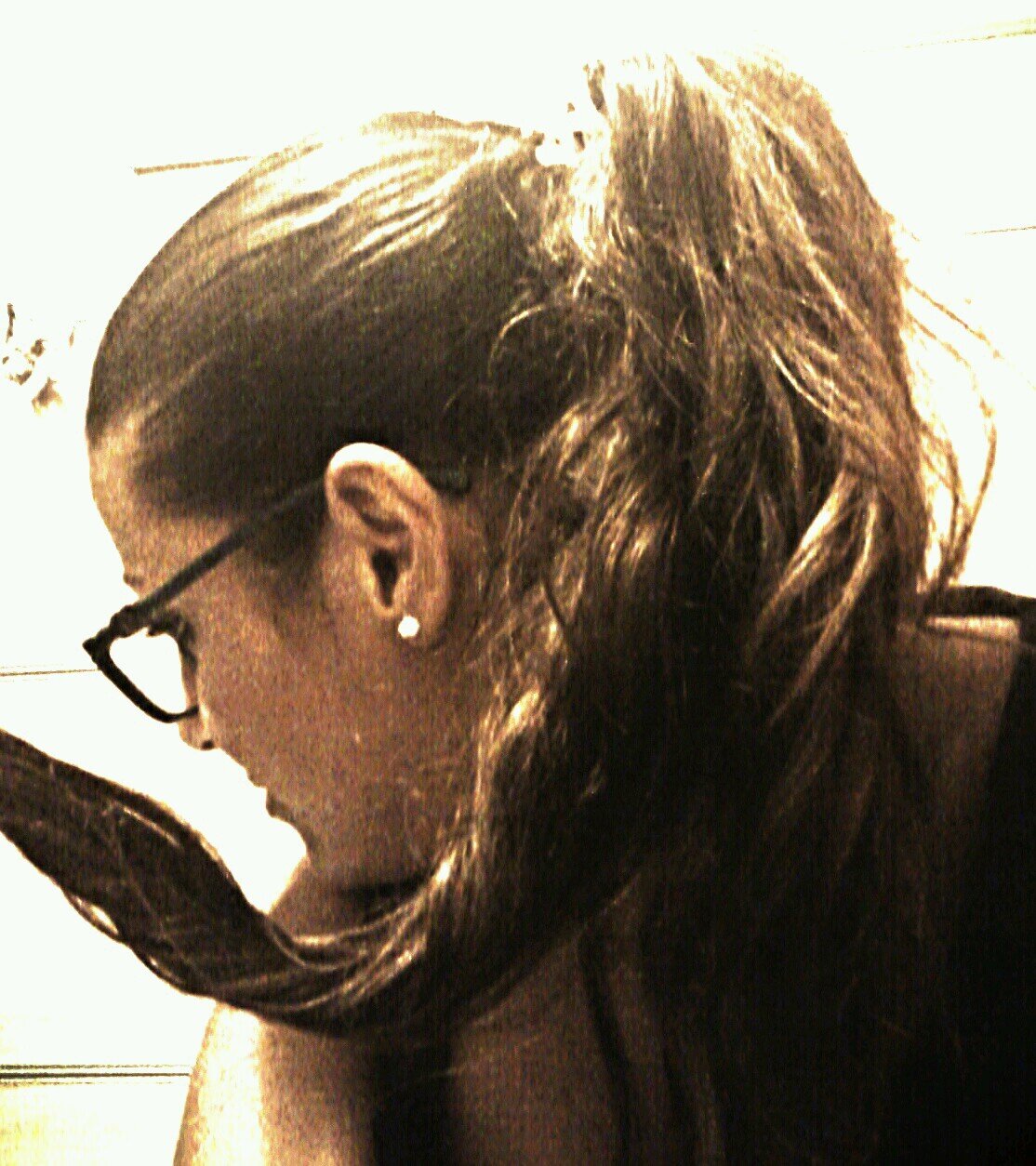 Serials Addicted-PJ  Addicted-Books Addicted-Coffee Addicted-Criminologa fallita-Sostenitrice dei concerti come cura palliativa per l'esistenza.