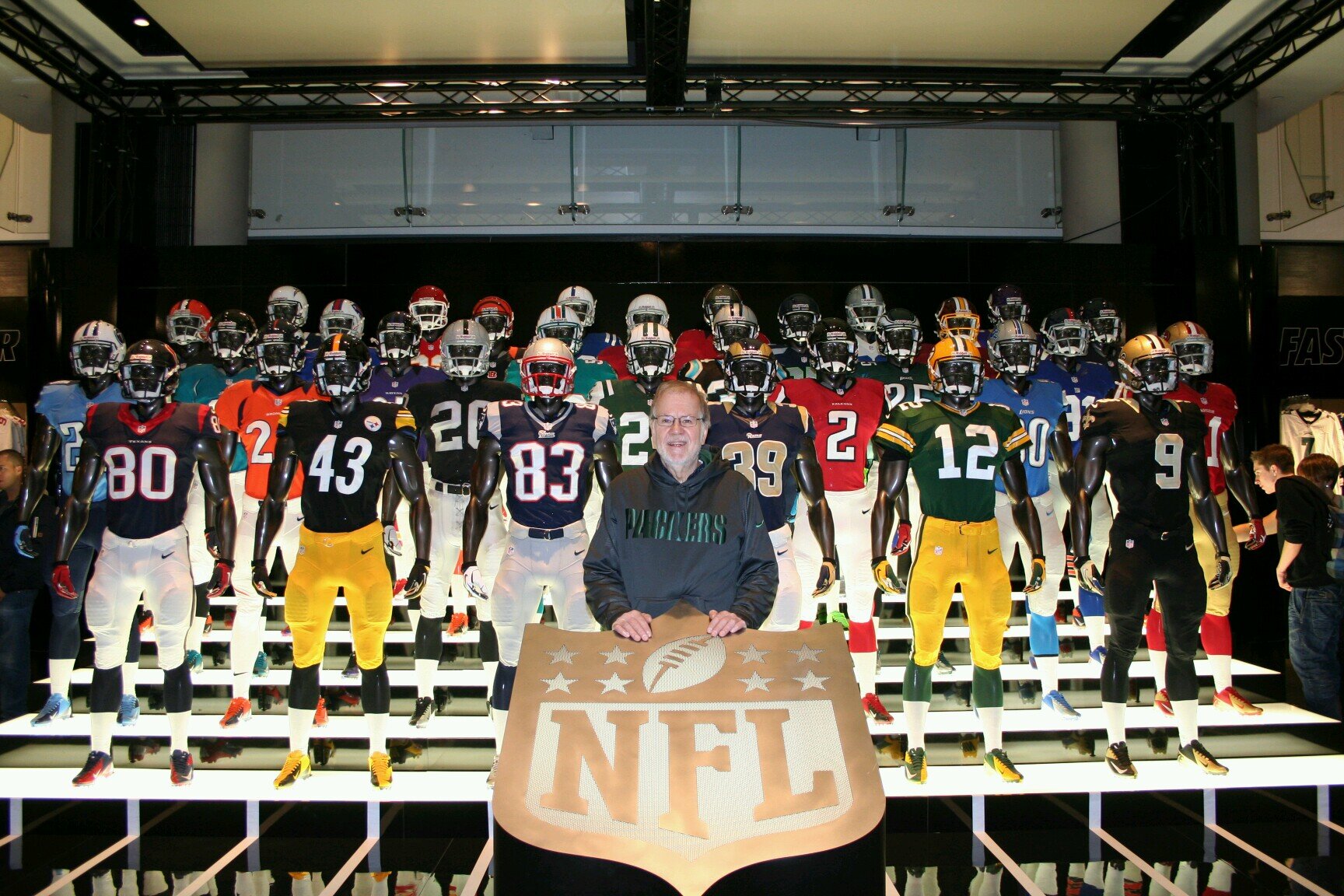 WarlowRoger's profile picture. 