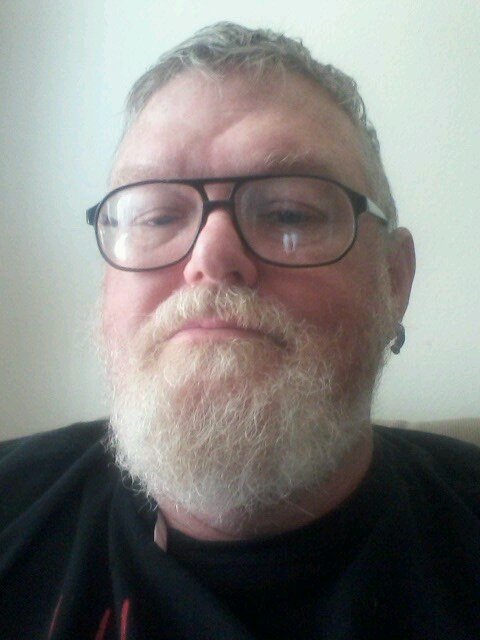 I am the dirty old man mommy warned you about and daddy should have! I like younger women that like older men! Love hearing them in orgasm!
