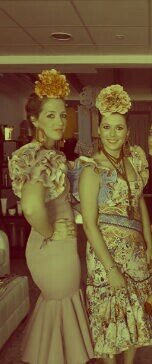 Me encanta mi trabajo, mi mayor aficcion montar a caballos y los toros, fiel ha hacer deporte cada dia, me encantan los zapatos...