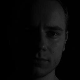 Klappiric's profile picture. Medienstudent, Zocker, Noch-richtige-Bücher-Leser, leidenschaftlicher Autofahrer