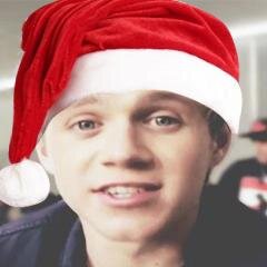 FOLLOW @NIALLAUGHZ SINCE I GAVE YOU A FREE FOLLOW PLS ILYSM