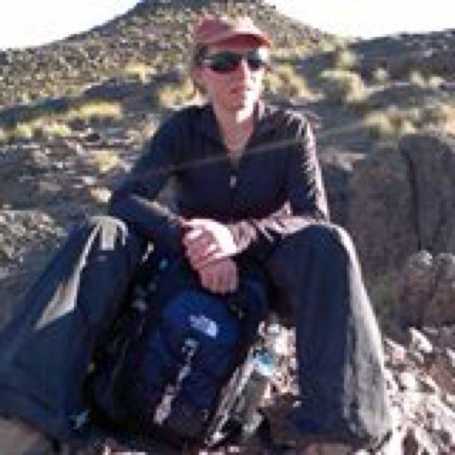 ldescloix's profile picture. J ai vu de la lumiere alors je suis entrée.