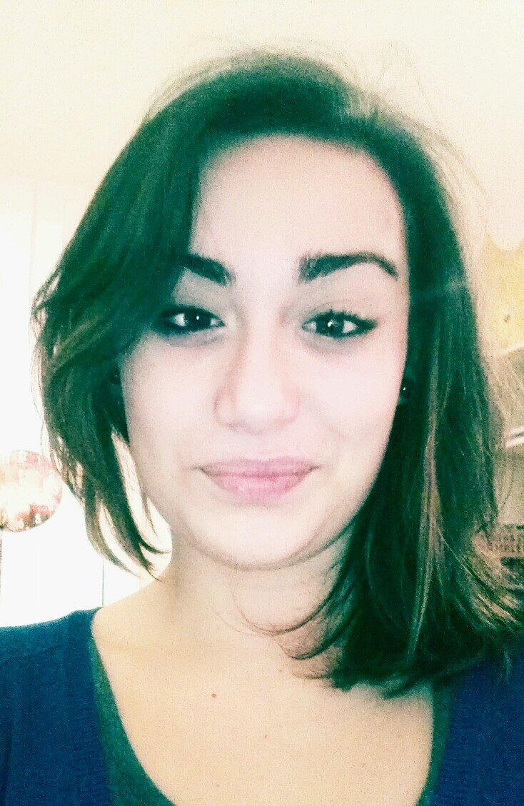 RobertaSantor13's profile picture. Studentessa in Organizzazione e Marketing. Lavoro nel cinema e spero un giorno di mangiarci, nel frattempo mi nutro di ironia e autoironia. Quando posso, dormo.