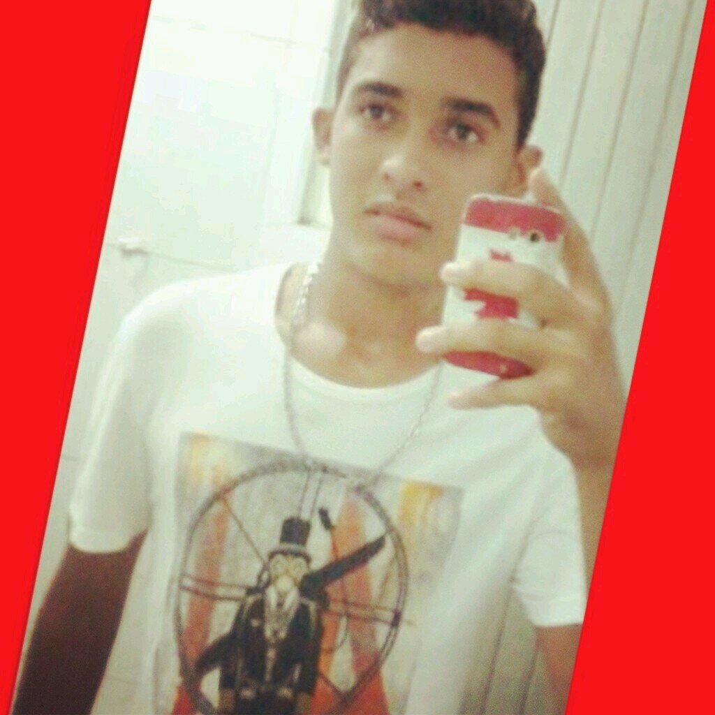 Vivendo intensamente o agora, Rock, tatoo, Vasco, A.B.C fc, vagabundagem, sonhador, haha... http://t.co/IAZo8Fw9ug ☠