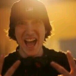 #Aliados #FollowBack fan de #MaxiEspindola #JulianSerrano y @RealPorta siganme es gatis