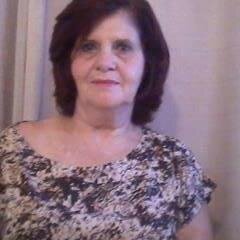 SOU CASADA,TENHO QUATRO FILHAS , SOU EVANGÉLICA GOSTO DE MUSICAS LIVROS E FAZER CAMINHADAS