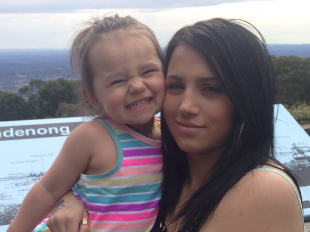 Proud mummy of 2 beautiful girls Indiana sage & Ryder eve love you both my little princesses S2 Make- up Artist