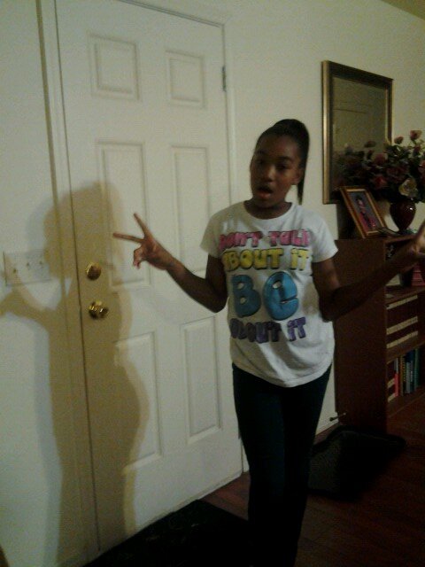 Its  Ari or Aria Cruikshank... Love my fans family & friends... 
Model/Actress/Dancer/Singer/Performer