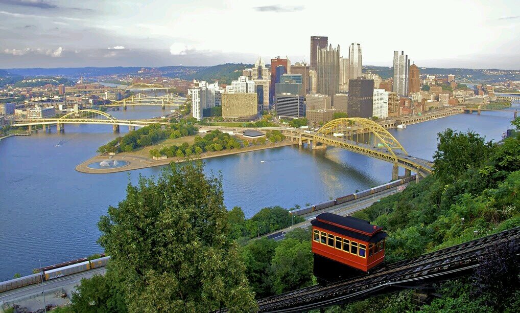 5\11\1990 23 year old birthplace: Pittsburgh, PA