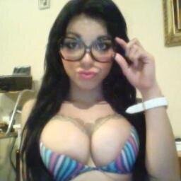 hola corazones sigueme y te sigo vale ...soy soltera yeah ;) ***digo por si estan con el pendiente,soy de veracruz ,