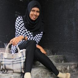 Nona Bungsu
MoesLim Ambon

Aku adalah ME-aku