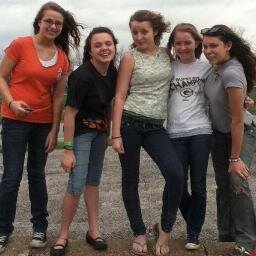 unicornpeakock's profile picture. Just a small town girl, livin in a LONELY WOORRRLLLDDDD