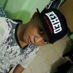 Huda_2504's profile picture. Biarkan CinTa daTang seiRing mengaLirnya air enTah tak Tau kapan dia harus berhenti . . . Keep Smile :)