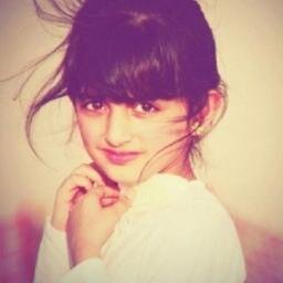 انا شيخة الطناخہ لا غدت ف المواجيب ۈ ذيبہَ المشاكل لا غدت ف الحميہ ♡               *فيس يهرول برشاش وردي