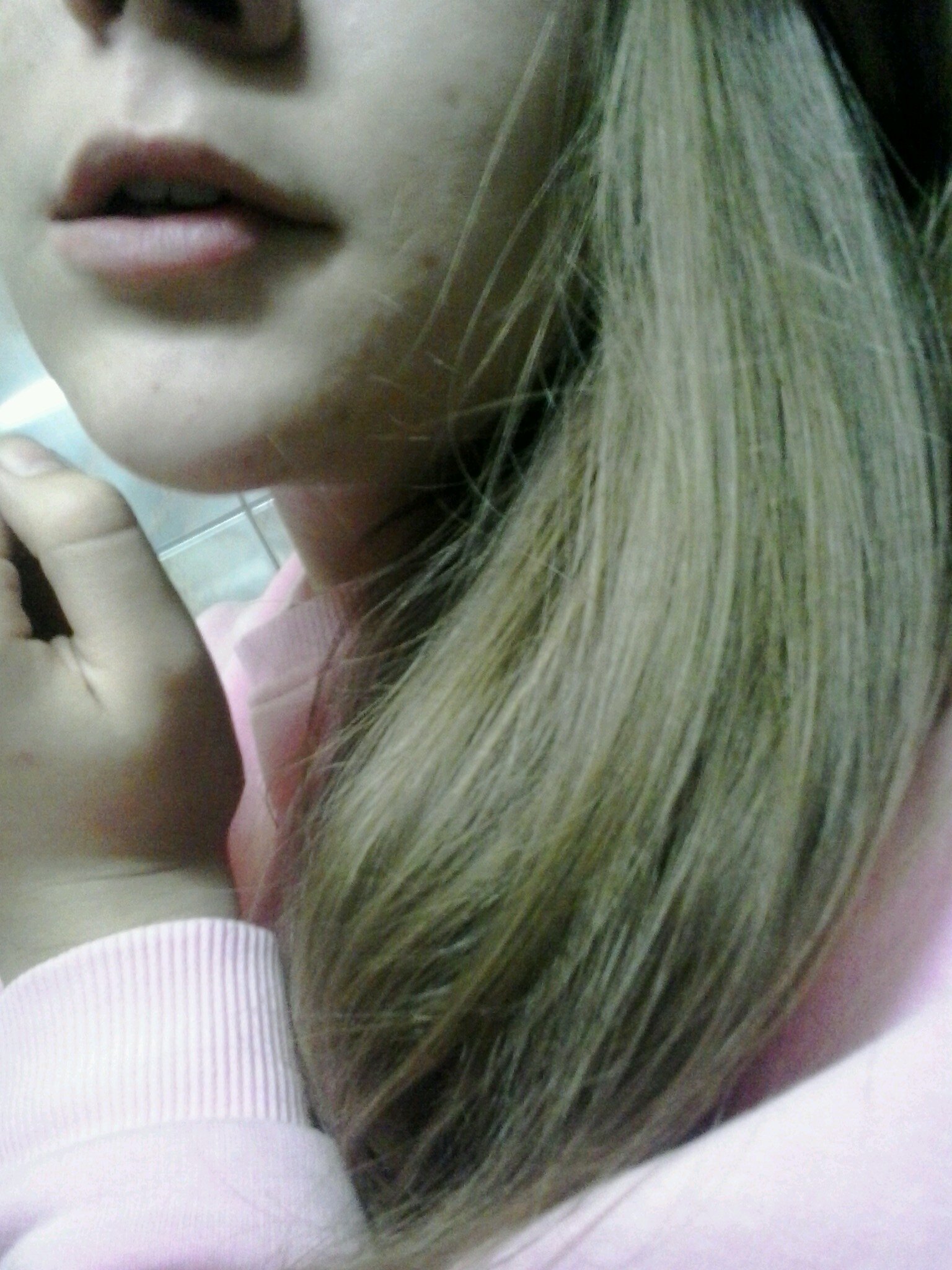 I am myself.I follow back...thanx !Love my idol 4ever!