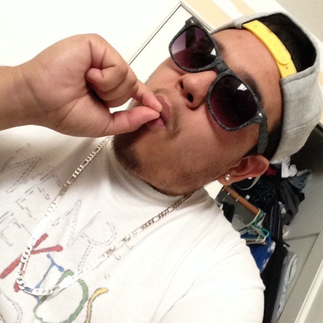 Rob_0042's profile picture. Sup Lil Niggas! lol I kno how to start a Riot like a muthafuckin BOSS! I'm in love wit an AMAZING plant... Mary Jane!! :D