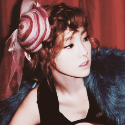 [V] @ClubSoul_RP a creizy clubber, i wanna rock your body la la la la.