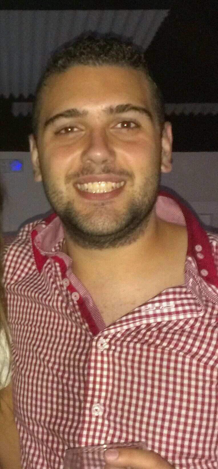 Un joven mas....
