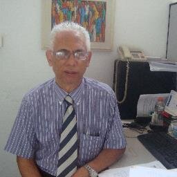 bancário aposentado, bacharel em direito e assistente jurídico