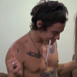Harry founds love in a Tomlinson place.