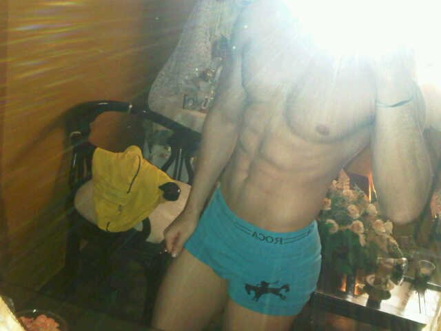 sigue a mi amigo @RomerLee