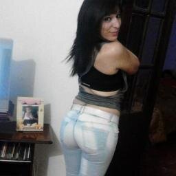 Me llamo Valeria tengo 25 años, soy enfermera en Medica Uruguaya, vivo en montevideo barrio colon, soy dulce y muy cariñosa