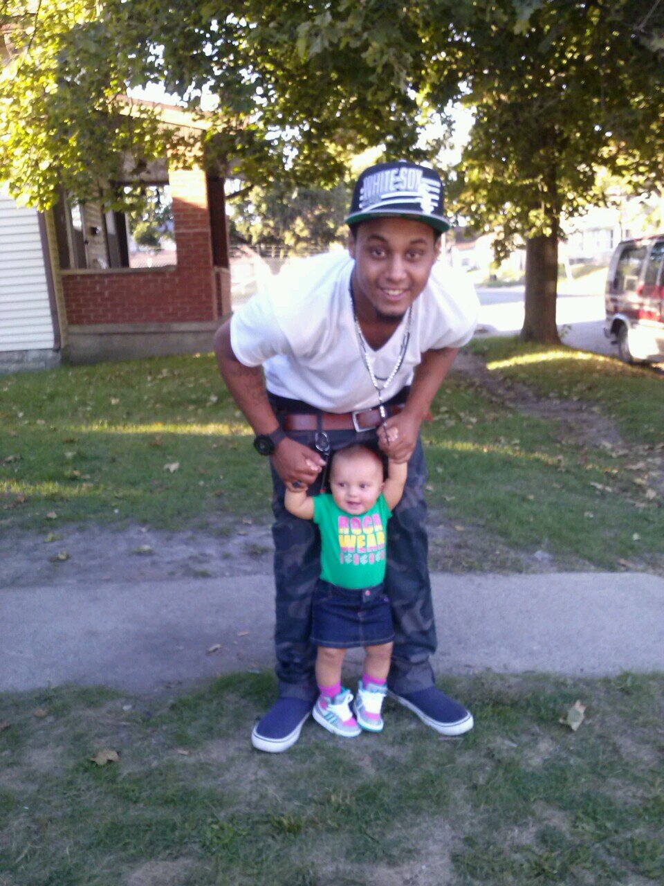 Just someone tryn to make it in life.An take care of my babygirl..