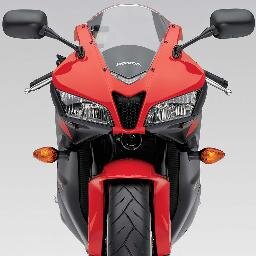 Disfruto de los placeres de la vida, me gustan las motos, los coches, la comida y más....