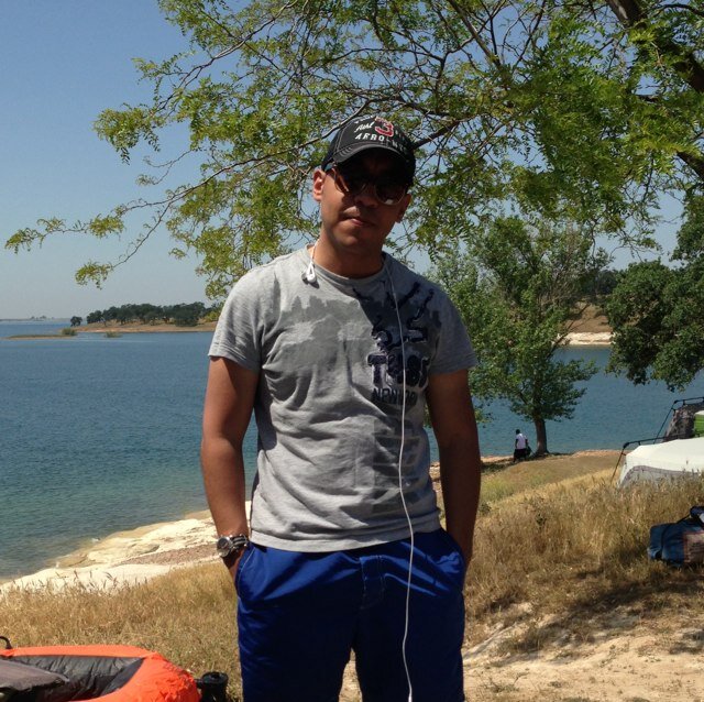 eecabrerar's profile picture. 