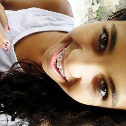 Solteira. Confeiteira. Chata. Pequena. Facebook : https://t.co/vhNSwcI8M3