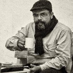 Nací en Estocolmo de Juárez, Oaxaca. aún sigo en hibernación
