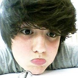 o gotoso seguiu e oficializou no msm dia que criei o fc *-* @bruumagri te amo tanto obg por aparecer na minha vida,since:23/08/11 te amo bru!