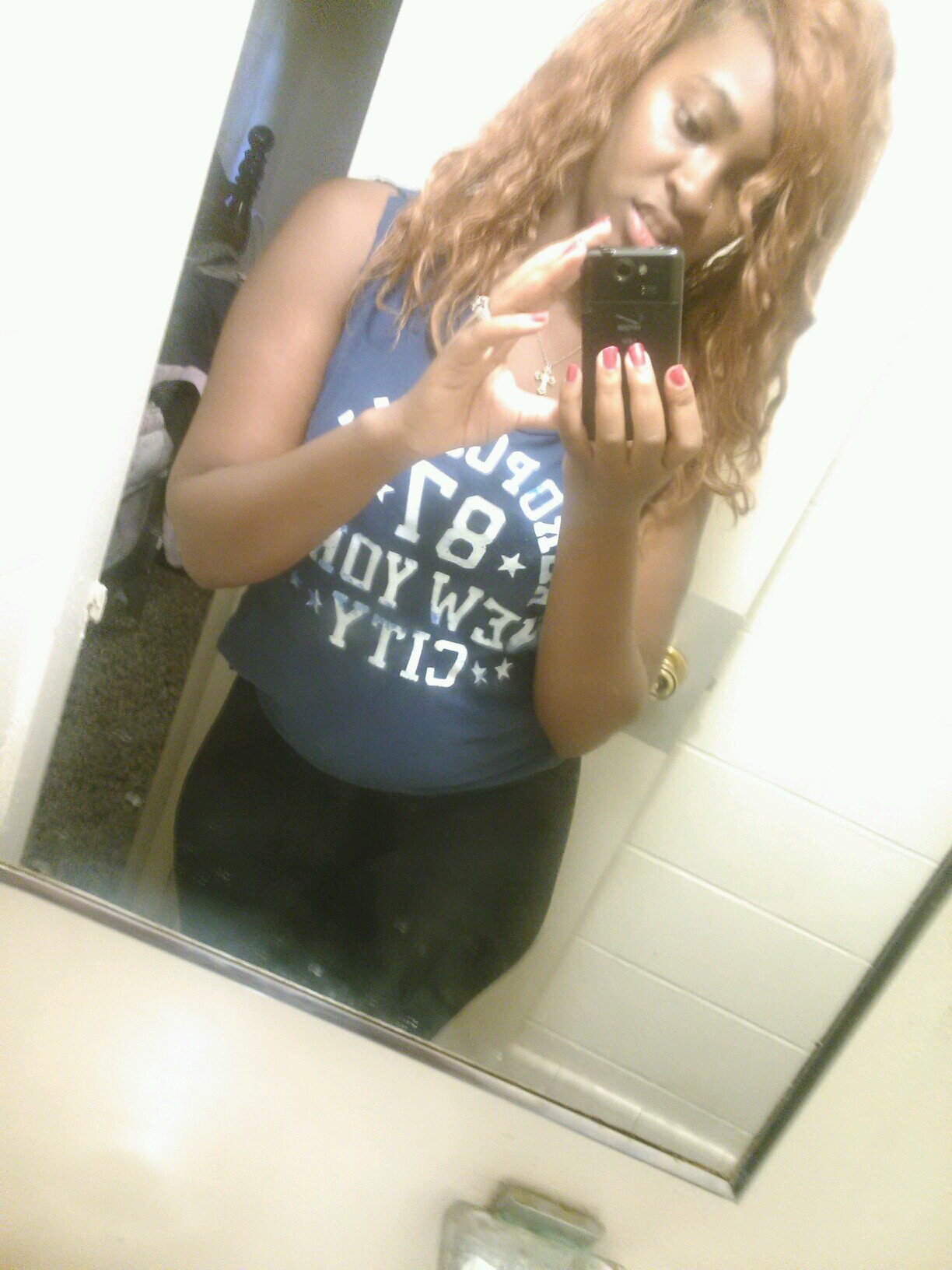 Niggaz Be Flexin  Hoez Do 2 .Click on that blue bird an see what it do!!!!