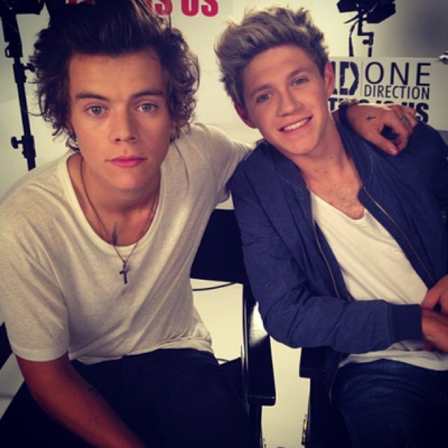 hey, im giving you guys a free follow, bcs i love yous all, so please follow- @_larrysprincess Love yous all❤️