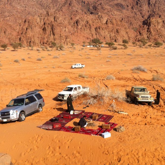 العيب ترك المعرضه بالمواجيب -والاالرفيق بطاعته مانلامي -رفيقنا كنه بروس الشخانيب -في راس حد نايف مايضامي-حائل