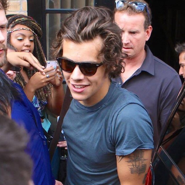 Hi Honey! @candy_niall just gave you a free follow.. it would be awesome if you followed her :*