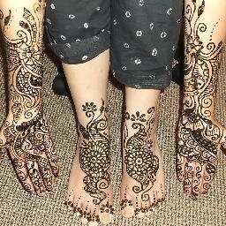 Zainab Rangwala is a blogger & the leading henna tattoo designer in greater Chicago area serving for years