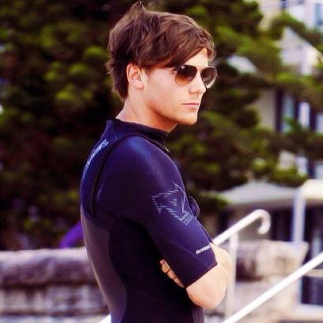 GOT A NEW ACCOUNT SO FOLLOW @LouisPrincessXO