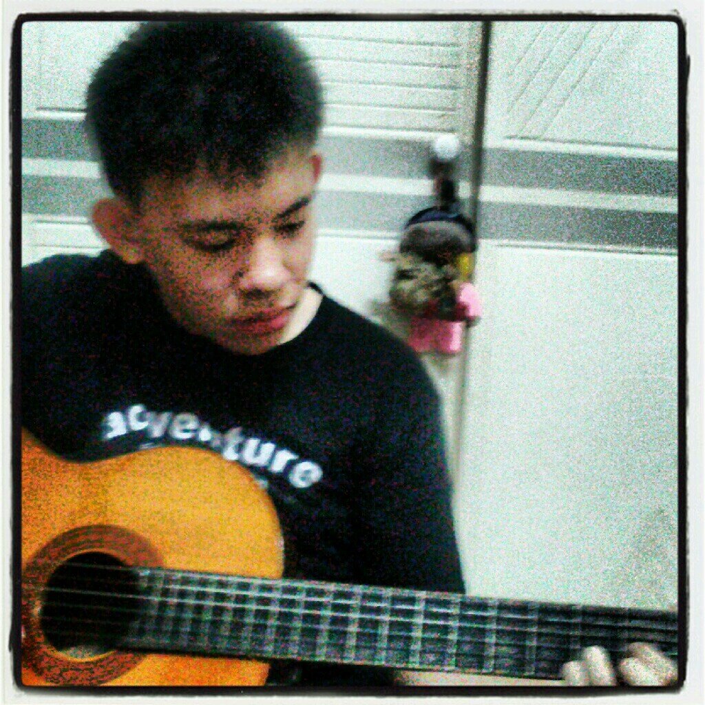 An imaginative boy who always has insane ideas and imaginations.. I tweeting what I like to tweet