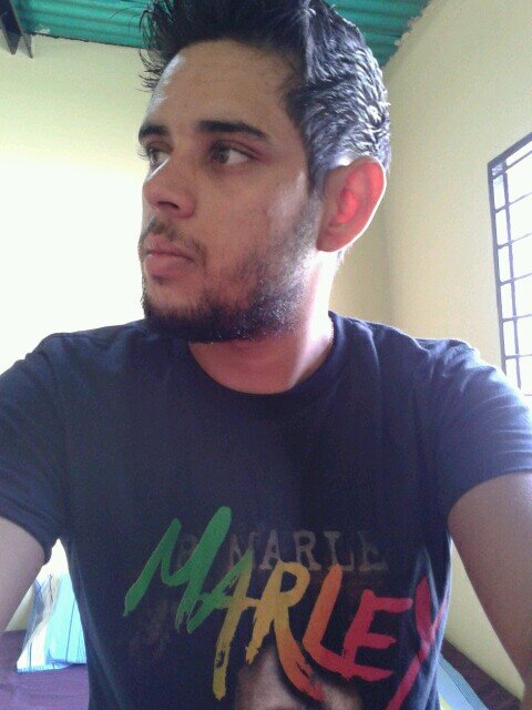 Pai do Tino. Amando a Talita A&F.
Agrônomo pela UFFS. Sem Terra.