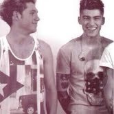 Yo follow @niallawafers because she gave you a free follow thanks ily:)