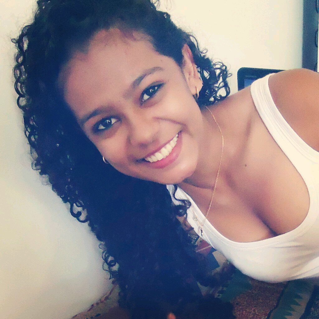 Ser feliz sem motivo é a mais autêntica forma de felicidade.