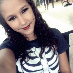 Tenho 14 anos fasso niver dia 13 de abril sou ariana meu time de coração é o MENGÃO gosto de sair com os amigos e curto uma balada de vez enquanto.