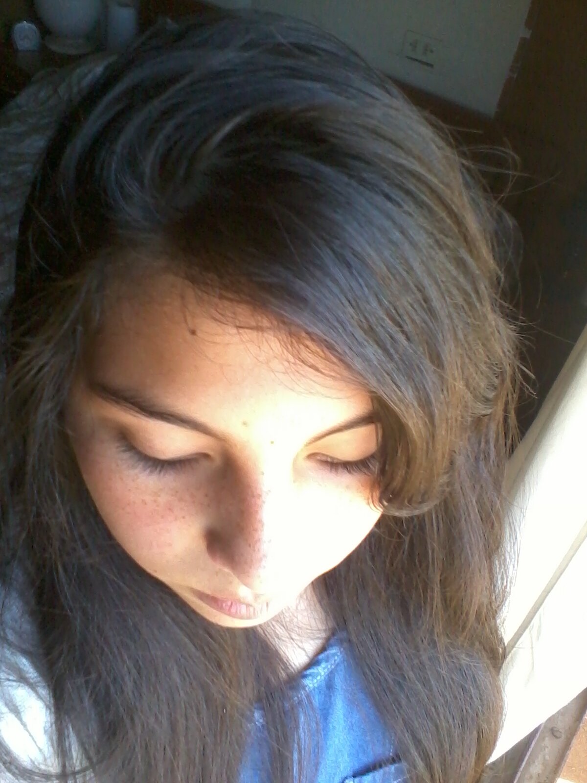 gabyaleurrlo's profile picture. mis padres me giaron el mundo se encargo de botarme al suelo y la musica me ayudo a levantarme y segir adelante                                      chile