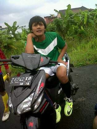 Tasikmalaya09 november | Arsenal The Gunners | Slanker |
 Hirip mah ulah gambar hungkul,perlu warna ayena mah |