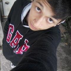sou de cançer tenho 15 anos.sou gay assumido.entao..qualquer tipo de gente preconceituosa faça o favor de nem entra no meu twitter.amo meus amigos.e minha vidah