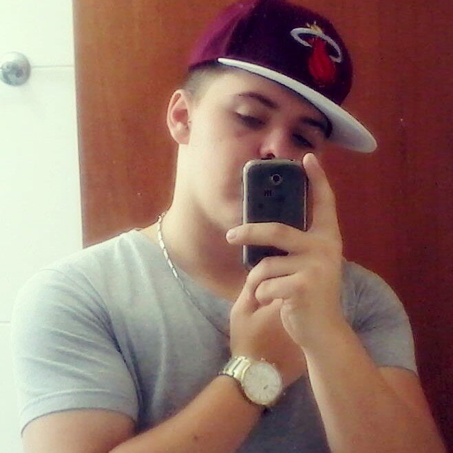 pq fica em casa trancado com esse mundao ai (: bora ser feliz
